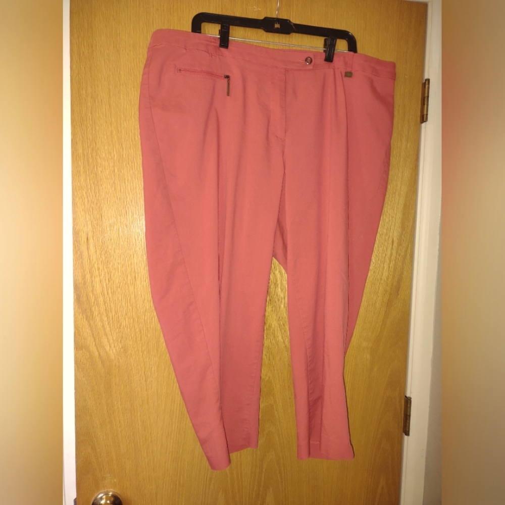 Coral colored crop pants